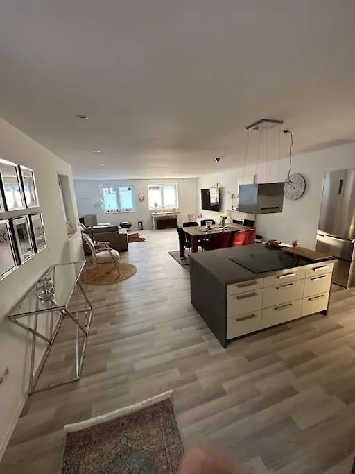 Grosszuegige Design Wohnung 110Qm Max 6 Personen Bergrheinfeld Germany