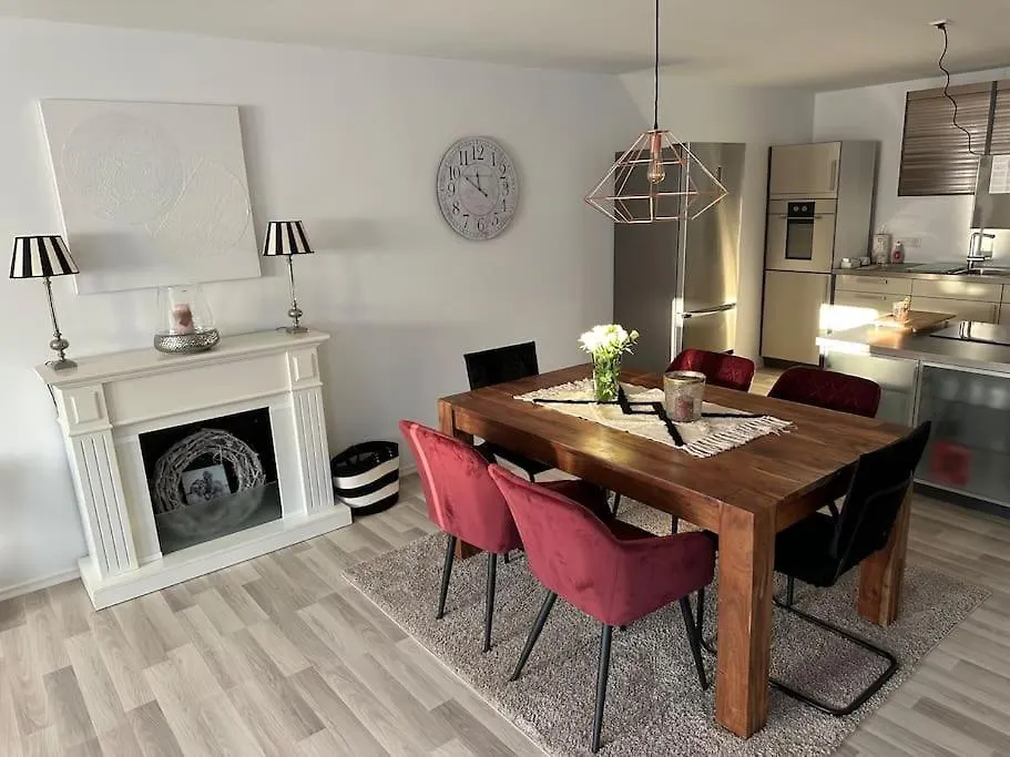 Grosszuegige Design Wohnung 110Qm Max 6 Personen Bergrheinfeld Germany
